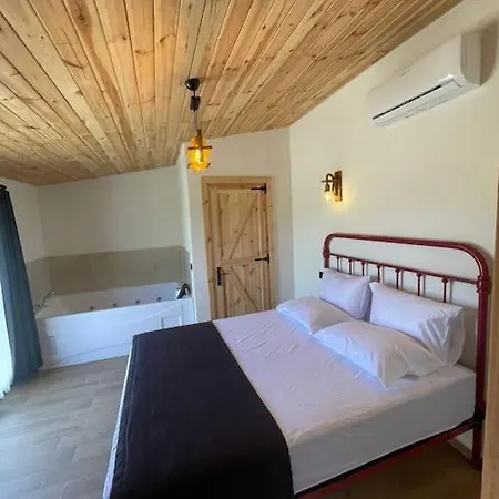Fethiyede Jakuzili, Ozel Havuzlu 2+1 Pepino * Fethiye